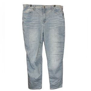 Gloria Vanderbilt Amanda Jeans light blue with white pinstripes  - Size 14‎